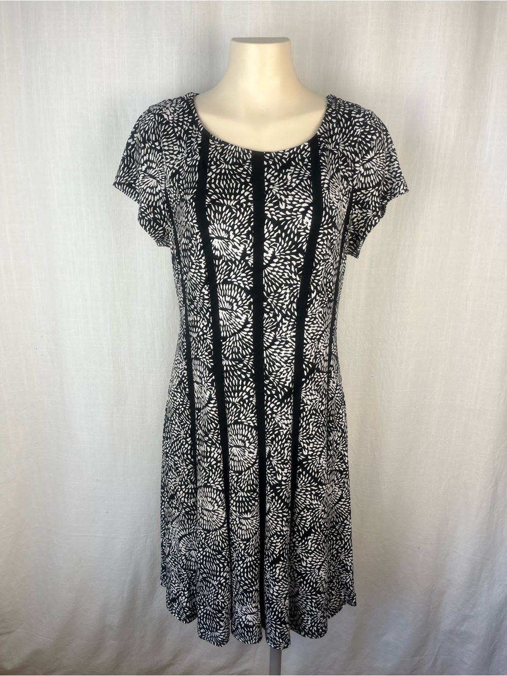 connected apparel Black & White Printed Midi Dress